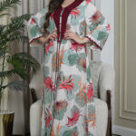 ⁦جلابيه مزينه بالاحمر بدقات شرايط عنابي من امام⁩ - الصورة ⁦3⁩