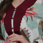 ⁦جلابيه مزينه بالاحمر بدقات شرايط عنابي من امام⁩ - الصورة ⁦7⁩