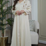 ⁦جلابية مغربي بيج بتطريز خرز لامع⁩ - الصورة ⁦6⁩