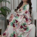 ⁦جلابيه عنابي حرير مورده و شريط ذهبي من امام⁩ - الصورة ⁦3⁩