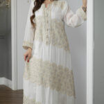 جلابيه ابيض خليجيه بتصميم مبتكرر من امام