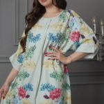 ⁦جلابيه تيفاني مرسومه بورود ملون و كبس لولو⁩ - الصورة ⁦6⁩