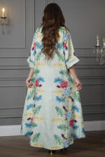 ⁦جلابيه تيفاني مرسومه بورود ملون و كبس لولو⁩ - الصورة ⁦7⁩