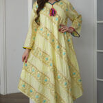 جلابيه اصفر بترتر على شكل خطوط