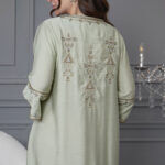 ⁦جلابيه تيفاني عمليه مطرز ببني من حلق و بدايه الكم⁩ - الصورة ⁦5⁩