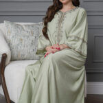 ⁦جلابيه تيفاني عمليه مطرز ببني من حلق و بدايه الكم⁩ - الصورة ⁦6⁩