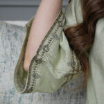 ⁦جلابيه تيفاني عمليه مطرز ببني من حلق و بدايه الكم⁩ - الصورة ⁦8⁩