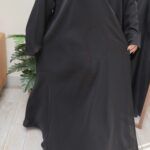 ⁦عباية كلوش منسوجة بقماش نواعم مطرزه بخيوط مخفى⁩ - الصورة ⁦5⁩