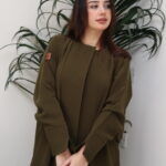 عبايه زيتي ناعمة بكسرة من الخلف