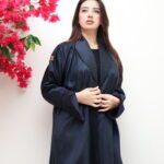 ⁦عبايه بليزر بقماش كتان بلون كحلي⁩ - الصورة ⁦3⁩