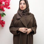 ⁦عبايه لياقه زيتي بكسر من اجناب⁩ - الصورة ⁦5⁩