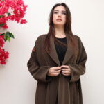 ⁦عبايه لياقه زيتي بكسر من اجناب⁩ - الصورة ⁦7⁩