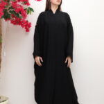 ⁦عباية بشت بتطريز اسود بشك على اكتاف⁩ - الصورة ⁦5⁩