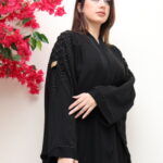 ⁦عباية بشت بتطريز اسود بشك على اكتاف⁩ - الصورة ⁦10⁩