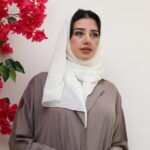 ⁦عباية بيج لياقه كسرات من الخلف⁩ - الصورة ⁦3⁩