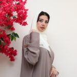 ⁦عباية بيج لياقه كسرات من الخلف⁩ - الصورة ⁦2⁩