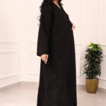 ⁦عباية بليزر رسمية بتطريز ورود منثرة⁩ - الصورة ⁦2⁩