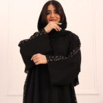 ⁦عبايه كلوش بتطريز شريط شك من اجناب و خلف⁩ - الصورة ⁦5⁩