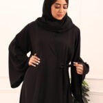 ⁦عبايه كلوش لف محدده بفصوص اسود من اكتاف⁩ - الصورة ⁦3⁩