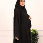 ⁦عباية كلوش بكسر من خلف و محدد بفصوص اسود⁩ - الصورة ⁦15⁩