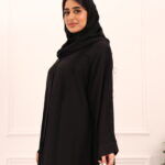 ⁦عبايه كلوش نواعم كلاسيك محددة باسود⁩ - الصورة ⁦12⁩
