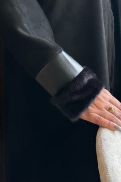 عباية شتوي شامواه بأكمام جلد