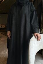 ⁦عبايه نص بشت شمواه بتطرير اسود على اكتاف عبايه⁩ - الصورة ⁦8⁩