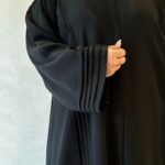 عبايه كلوش كلاسيك محددة باسود