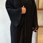 ⁦عبايه ساده كسرات من الامام والأكمام⁩ - الصورة ⁦7⁩