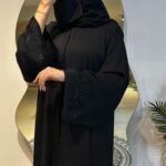 ⁦عباية كلوش بتطريز مموج من الأكمام و أسفل العباية⁩ - الصورة ⁦3⁩