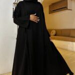 ⁦عباية مقفلة كلاسيك محددة باسود⁩ - الصورة ⁦3⁩