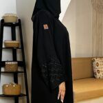 ⁦عبايه كتف مطرز باسود مخفى⁩ - الصورة ⁦4⁩