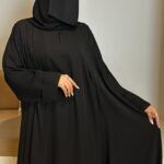 ⁦عباية مغلقة بشريط فصوص اسود و كسره⁩ - الصورة ⁦4⁩