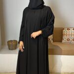 ⁦عباية مغلقة بشريط فصوص اسود و كسره⁩ - الصورة ⁦6⁩