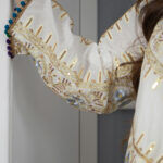 ⁦جلابيه ابيض بترتر على شكل خطوط⁩ - الصورة ⁦5⁩