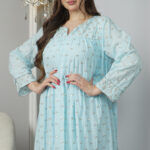 ⁦جلابيه سماوي بكلوش صغير و ترتر كامل على شكل ورود صغير⁩ - الصورة ⁦4⁩