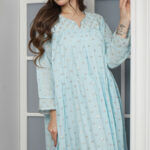 ⁦جلابيه سماوي بكلوش صغير و ترتر كامل على شكل ورود صغير⁩ - الصورة ⁦5⁩