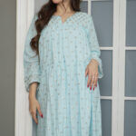 ⁦جلابيه سماوي بكلوش صغير و ترتر كامل على شكل ورود صغير⁩ - الصورة ⁦7⁩