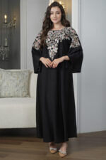 ⁦جلابيه اسود بخرز من صدر منتد الى اكتاف⁩ - الصورة ⁦2⁩