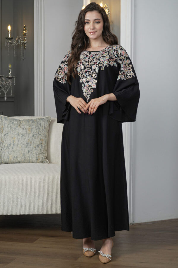 ⁦جلابيه اسود بخرز من صدر منتد الى اكتاف⁩ - الصورة ⁦2⁩