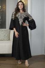 ⁦جلابيه اسود بخرز من صدر منتد الى اكتاف⁩ - الصورة ⁦6⁩