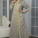 جلابيه تركواز مفتوح بطبقه داخليه مع شريط ذهبي