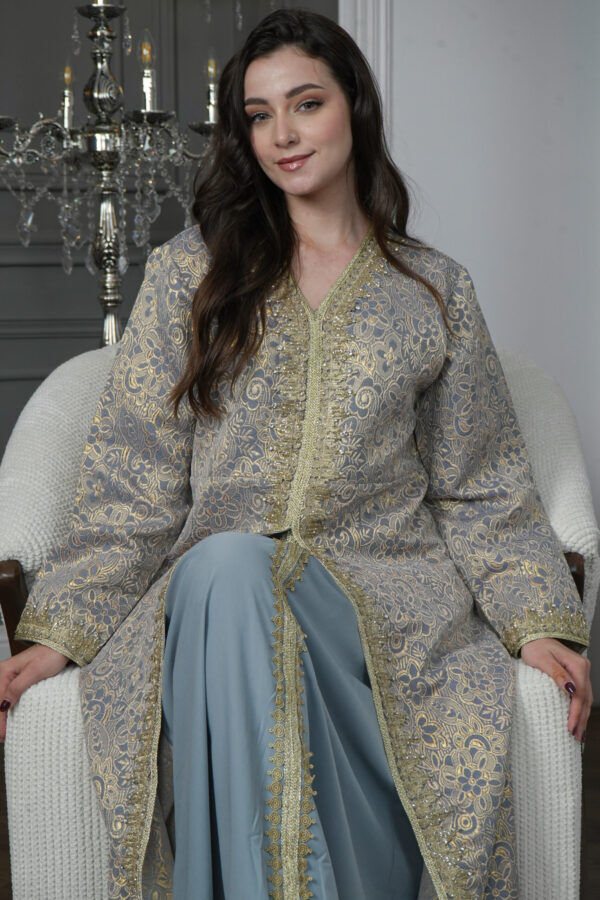 ⁦جلابيه تركواز مفتوح بطبقه داخليه مع شريط ذهبي⁩ - الصورة ⁦3⁩