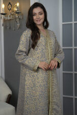 ⁦جلابيه تركواز مفتوح بطبقه داخليه مع شريط ذهبي⁩ - الصورة ⁦4⁩