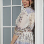 ⁦جلابيه بلياقه مندمجه بتشجر البيج و الموف⁩ - الصورة ⁦7⁩