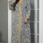 جلابيه كحلي بطبقه داخلي جاكار مزينه بشريط ذهبي مع فصوص