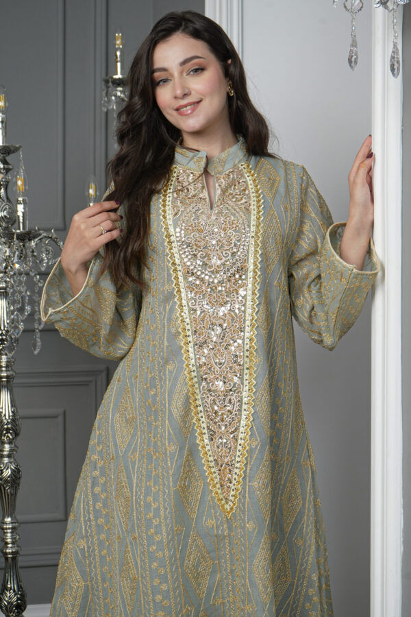 ⁦جلابيه تيفاني خليجيه بلياقه و بترتر ذهبي⁩ - الصورة ⁦5⁩