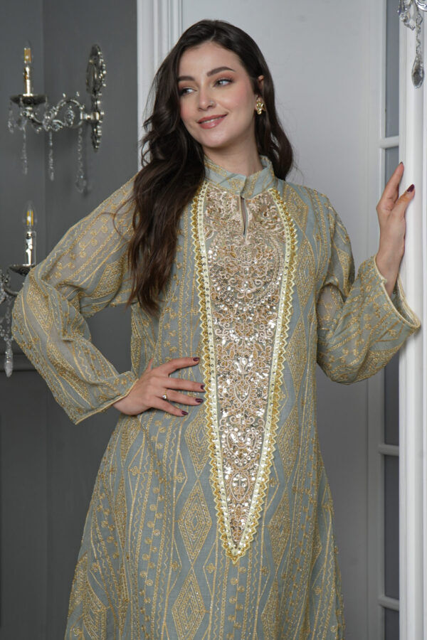 ⁦جلابيه تيفاني خليجيه بلياقه و بترتر ذهبي⁩ - الصورة ⁦7⁩