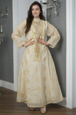 ⁦جلابيه بيج خليجيه بلياقه و بترتر ذهبي⁩ - الصورة ⁦3⁩