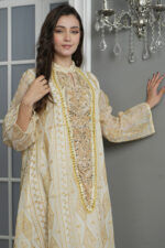 ⁦جلابيه بيج خليجيه بلياقه و بترتر ذهبي⁩ - الصورة ⁦6⁩